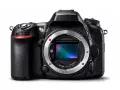 Czarny aparat Sony z widocznym sensorem i obiektywem.