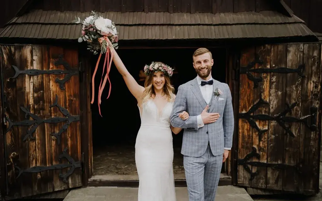 Ile bierze fotograf za wesele? Sprawdź, co wpływa na ceny usług
