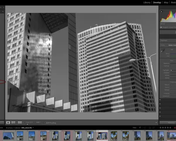 Edycja czarno-białego zdjęcia architektury w Lightroom Classic. Wybrany preset "B&W Low Contrast" dla uzyskania subtelnych przejść tonalnych. Dostępna jest licencja wieczysta.