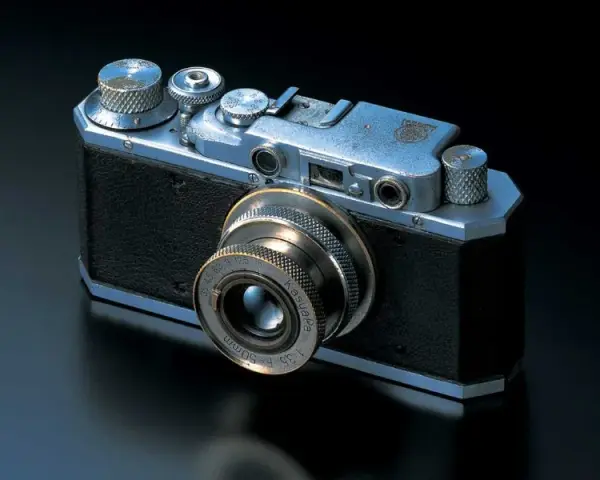 Jaki pierwszy aparat fotograficzny? Odkryj jego fascynującą historię