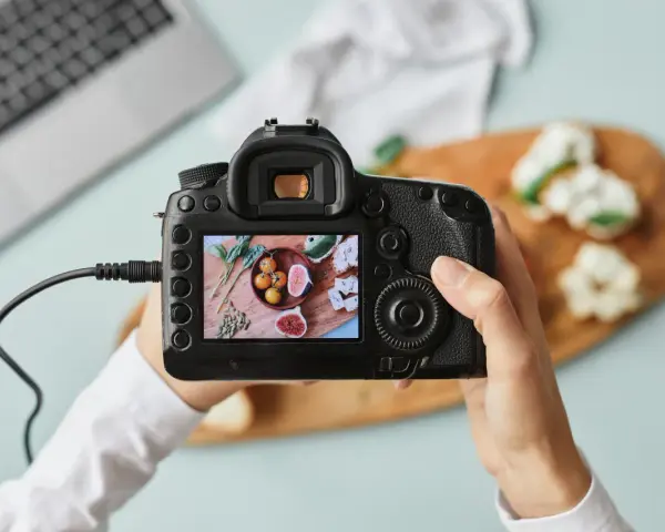 Lustrzanka cyfrowa jaką kupić – najlepsze modele dla każdego fotografa