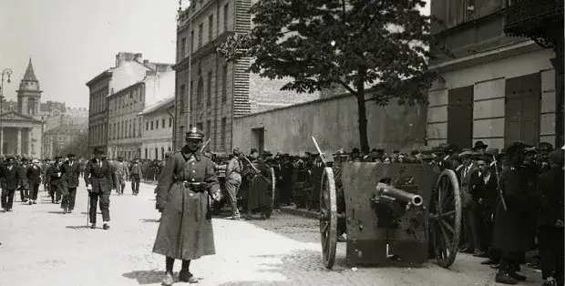 Zdjęcie Dlaczego wybijano szyby niektórych warszawskich fotografów w czasie okupacji?